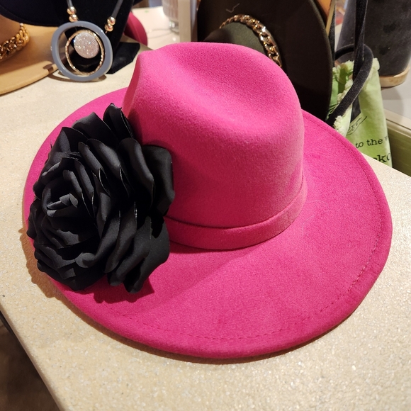 Bold Black Flower Brooch Pin Clip - Picture 2 of 16